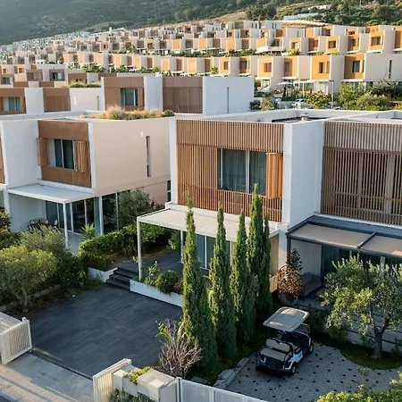 Beachfront In Luxury In * Palasë