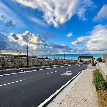 Vila Beachfront In Luxury In *